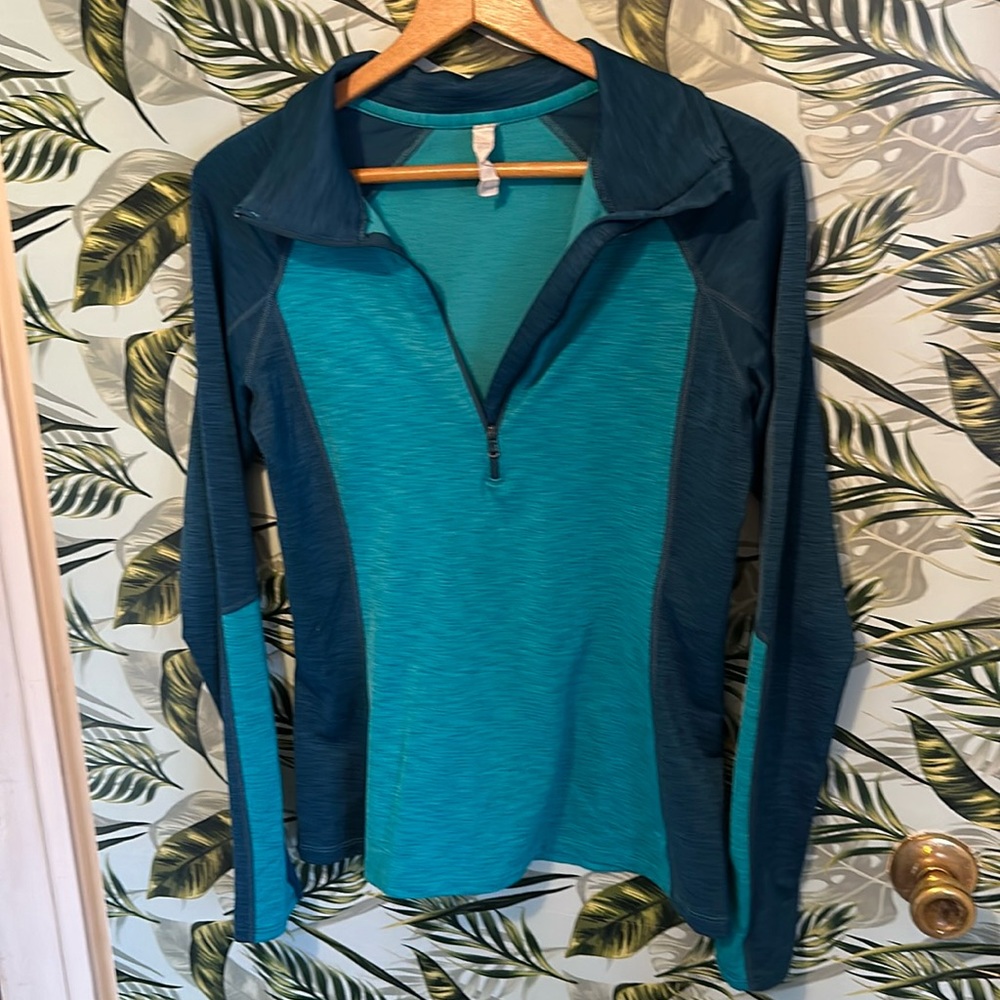 JJ23 blue pull over underarmor medium med m